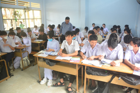 Giờ học của học sinh Trung tâm GDNN-GDTX TP.Tây Ninh (trước khi sáp nhập). Ảnh minh hoạ