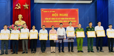 Thành phố Tây Ninh: 11 tổ chức cơ sở Đảng hoàn thành xuất sắc nhiệm vụ năm 2023
