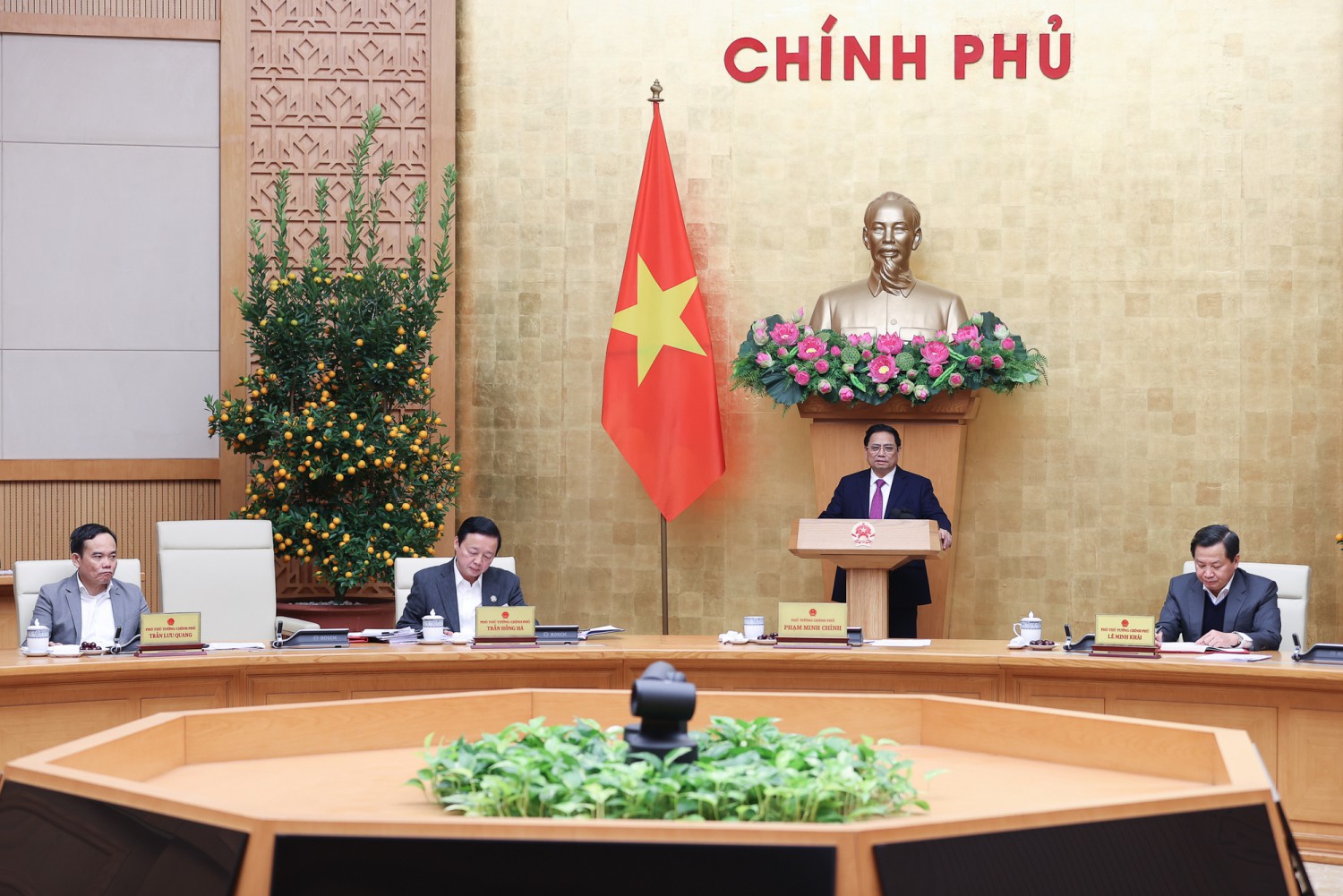 Thủ tướng Phạm Minh Chính: Khẩn trương tập trung giải quyết, xử lý công việc ngay từ ngày làm việc đầu tiên