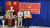 Đảng bộ phường Ninh Sơn trao Huy hiệu 40 năm tuổi Đảng cho đảng viên.