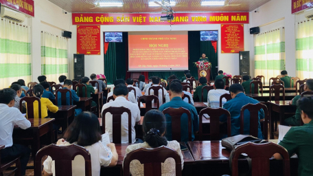 Quang cảnh UBND Thành phố Tây Ninh tổ chức hội nghị triển khai việc thực hiện phong tặng, truy tặng danh hiệu Anh hùng Lực lượng vũ trang nhân dân thời kỳ kháng chiến đối với cá nhân trên địa bàn thành phố