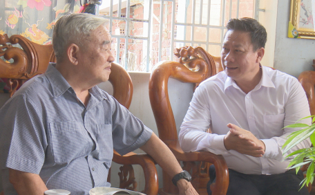 Chủ tịch UBND tỉnh Nguyễn Thanh Ngọc thăm nguyên Chỉ huy trưởng Bộ Chỉ huy Bộ đội Biên phòng tỉnh Nguyễn Lương