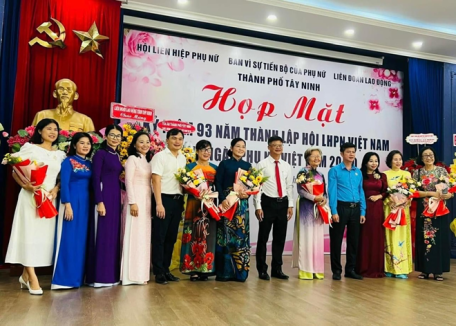 Thành phố Tây Ninh tổ chức họp mặt kỷ niệm 93 năm Ngày thành lập Hội Liên hiệp phụ nữ Việt Nam và Ngày Phụ nữ Việt Nam 20-10