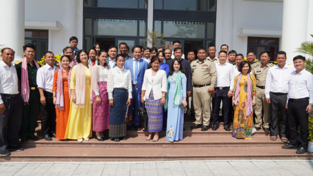 Đoàn công tác thành phố Prey Veng: Thăm, chúc tết UBND thành phố Tây Ninh