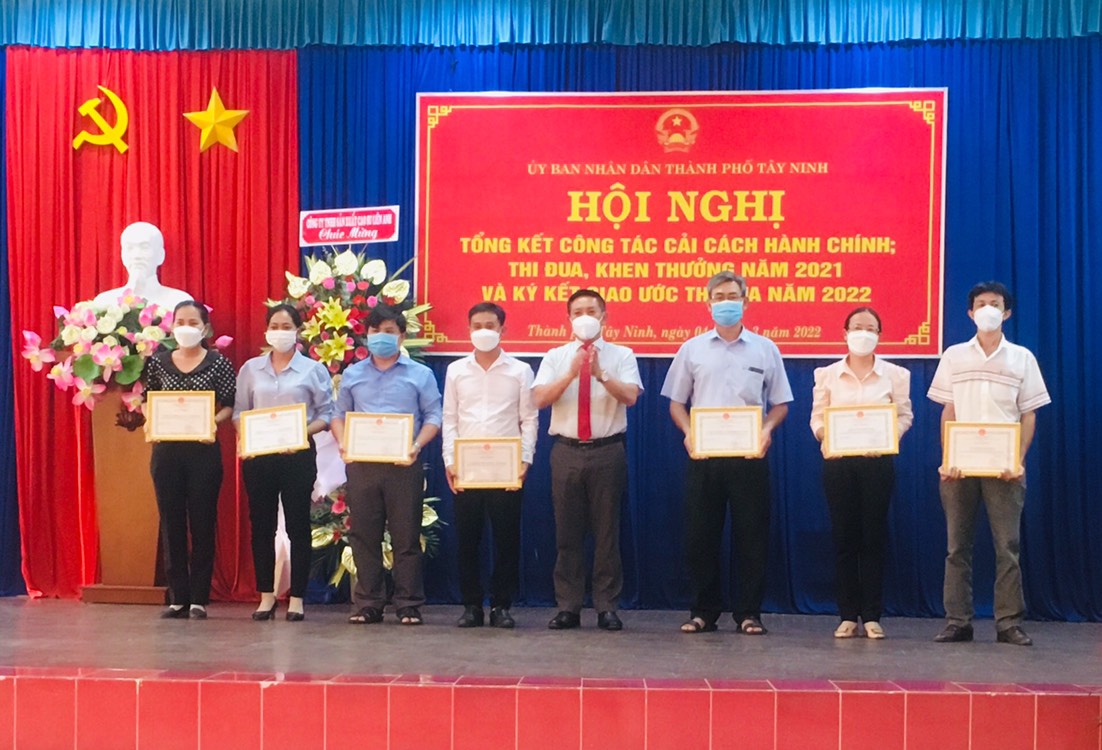 Năm 2021 công tác cải cách hành chính và công tác thi đua, khen thưởng của Thành phố Tây Ninh có nhiều chuyển biến tích cực