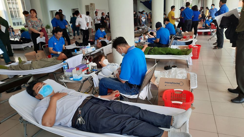 Cán bộ, công chức, Thành phố tham gia hiến máu tình nguyện