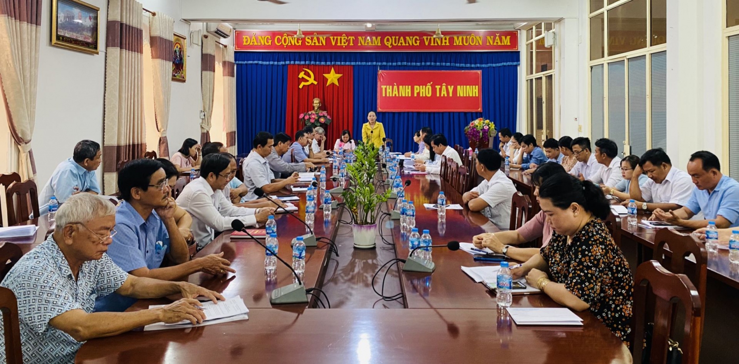 Quang cảnh Thường trực HĐND Thành phố Tây Ninh tổ chức hội nghị giao ban với các Phường, xã lần thứ 3 nhiệm kỳ 2021-2026