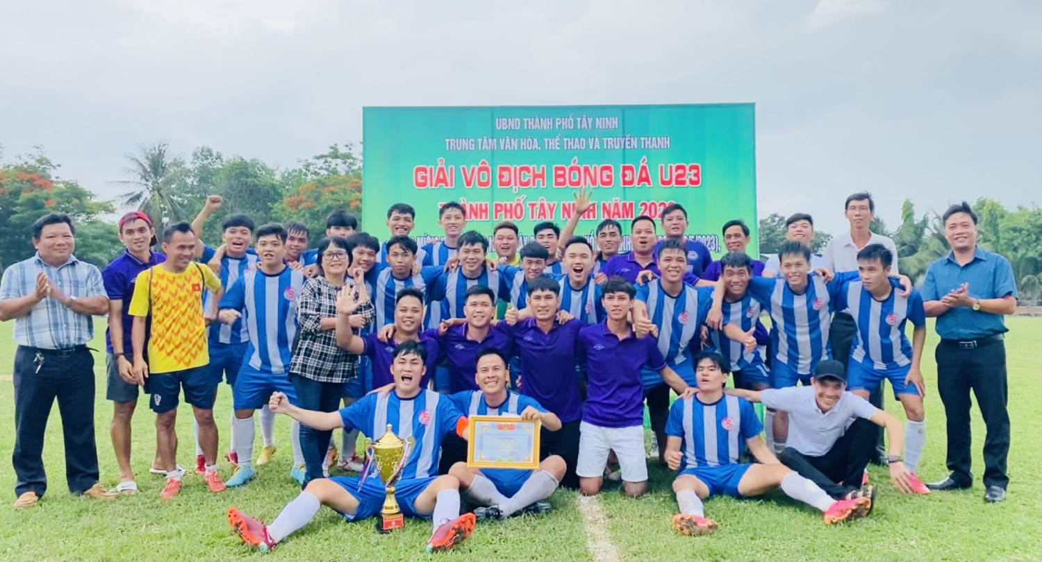 Đội bóng phường Ninh Sơn vô địch Giải bóng đá U23 Thành phố năm 2023